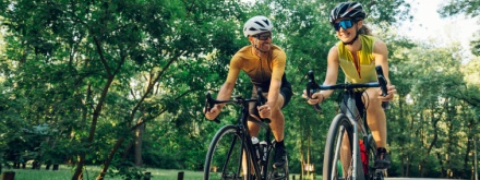 couple cycling